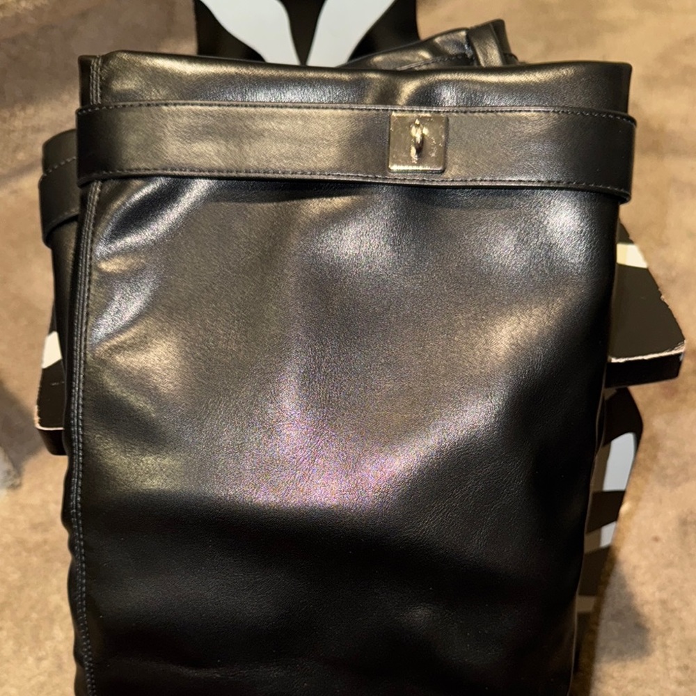 Black Knee-High Leather Boots - Picture 4 of 8